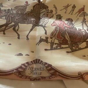 NWT AUTH HERMES GIFT BOXED SILK SCARF GREAT GIFT Les plaisirs du froid pink grey